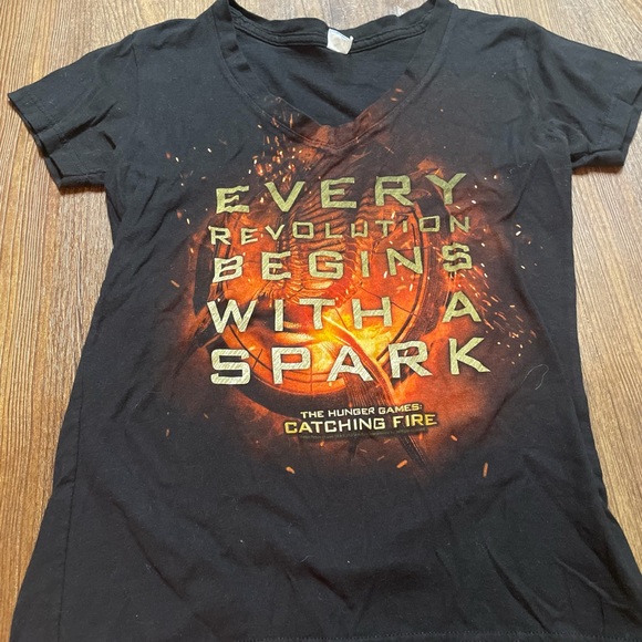 Hunger Games Shirt - Picture 1 of 3